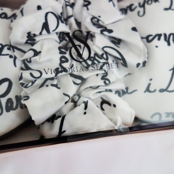 Victoria's Secret 3-Piece Satin Accessories Gift Set Pillowcase - Picture 5 of 7